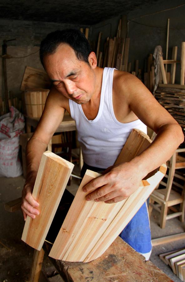 Craftsman preserves traditional process