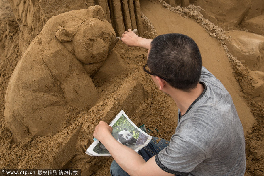 Sand sculptures replicate world heritage items