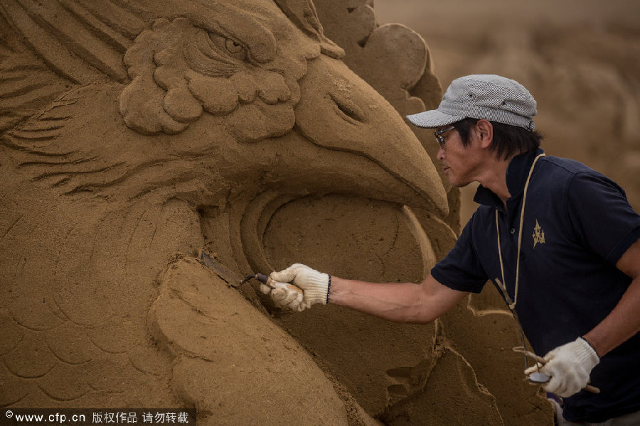 Sand sculptures replicate world heritage items