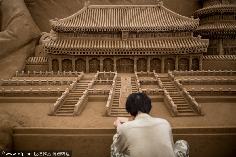 Sand sculptures replicate world heritage items