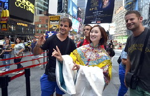 Performance in Times Square to commemorate Beijing Opera legend