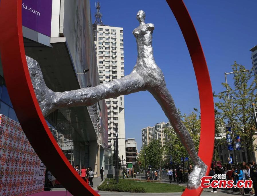 Giant French sculpture displayed in Shanghai