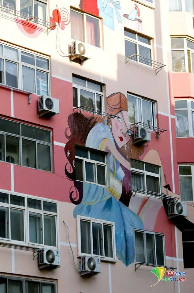 Eye-catching wall paintings in Qingdao