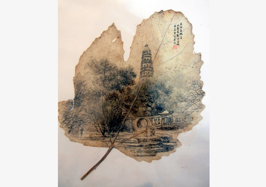 Artist creates Suzhou gardens on leaves