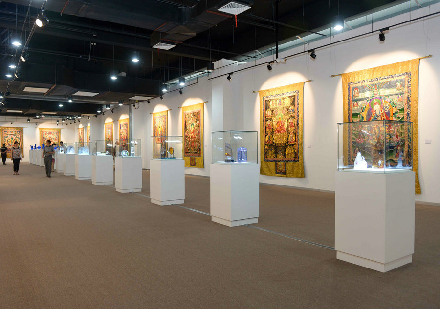 Exhibition highlights 300 cultural items in Beijing