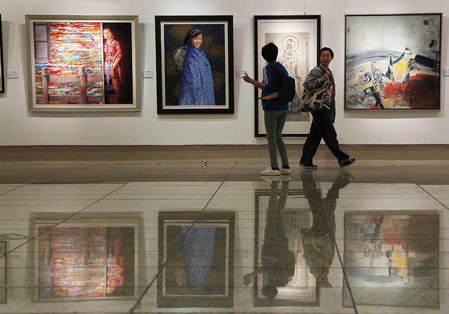 Over 200 paintings from around the globe at Beijing exhibition