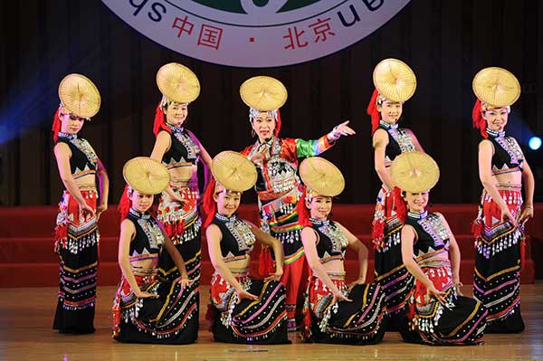 'Hidden' ethnic arts come to fore at Beijing festival