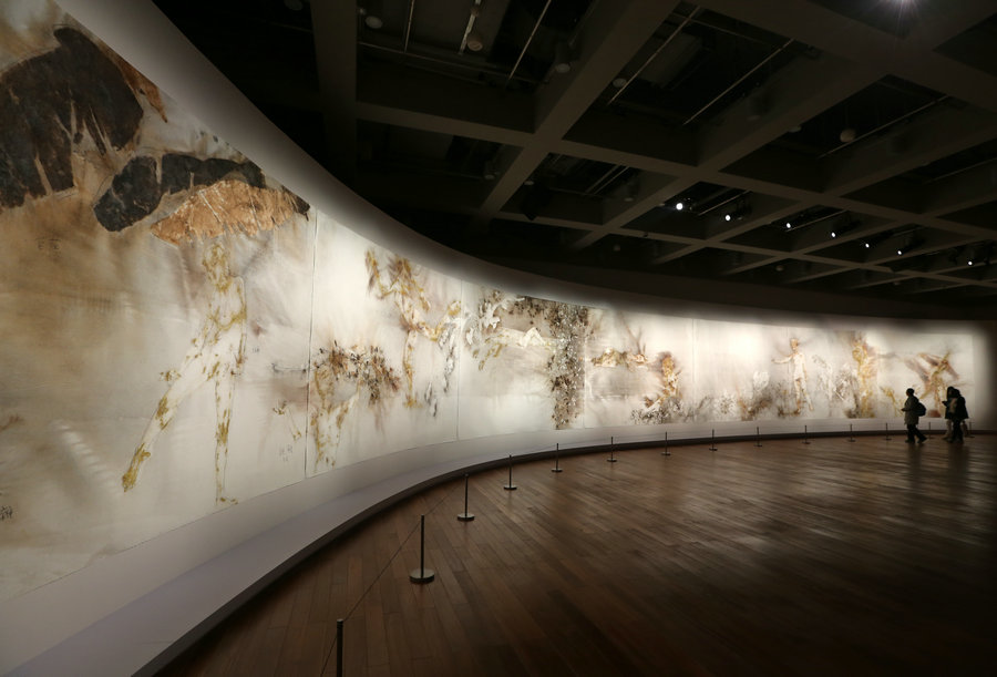 Suzhou displays Cai Guoqiang's gunpowder art 'Day and Night'