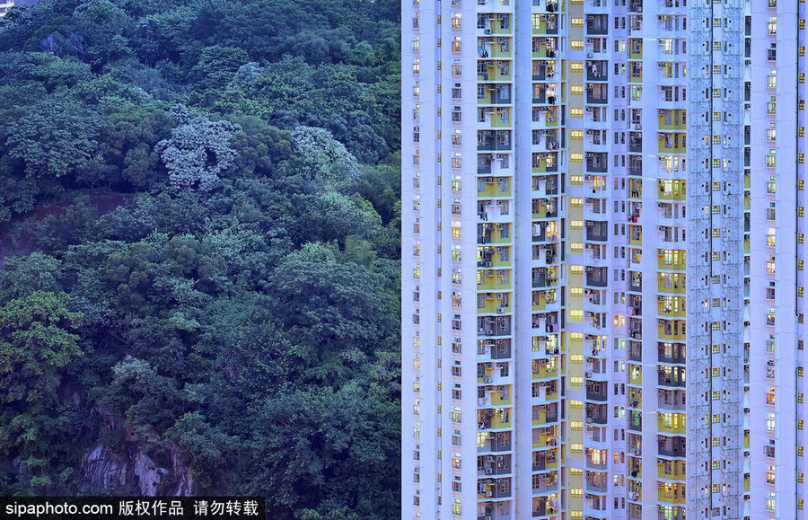 French photographer captures 'The Blue Moment' in HK