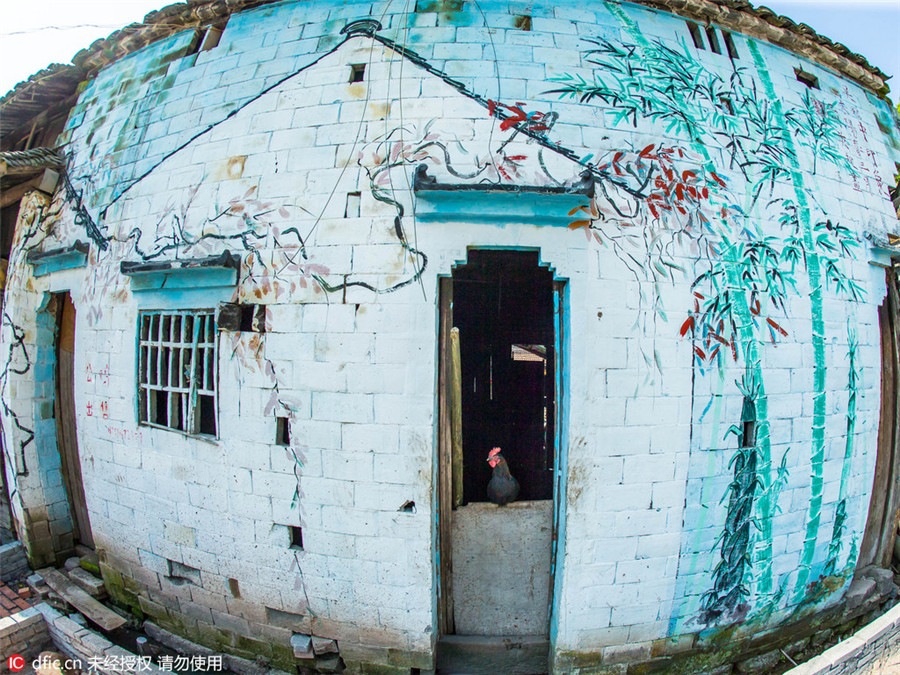 Zhejiang village spotlights its graffiti art