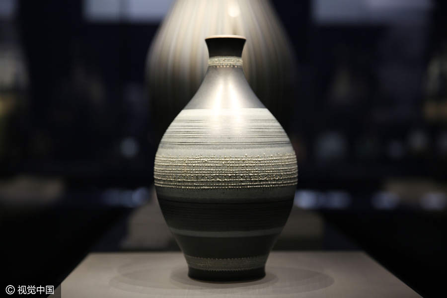 French royal porcelains shine in Xi'an