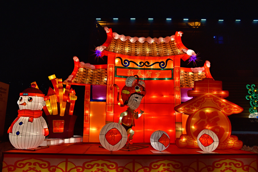 4th Dingsheng Royal Lantern Fair delights Chengde