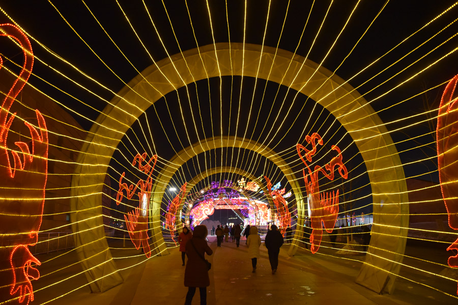 4th Dingsheng Royal Lantern Fair delights Chengde