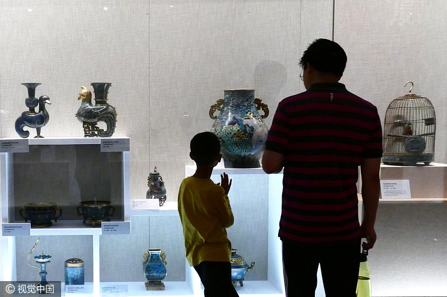 Exhibition of exquisite cloisonne enamel held in Beijing