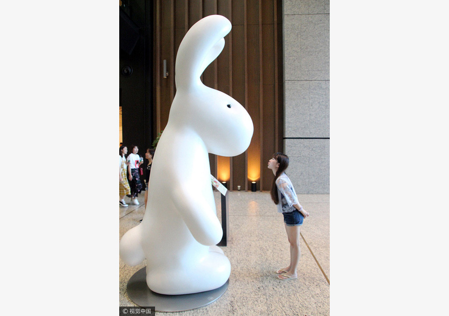 Taiwan artist's rabbit artwork on display in Suzhou