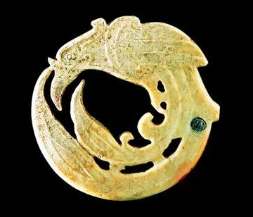 Stamp on carved jade phoenix to be issued