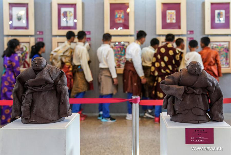 Artworks created by Tibetan students exhibited in Beijing