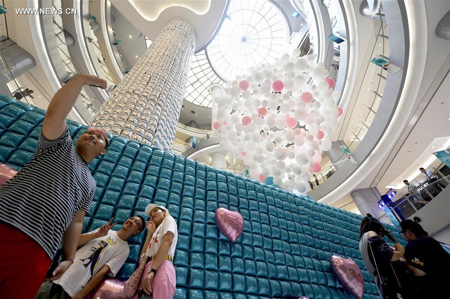 Balloon Art Exhibition opens in Tianjin