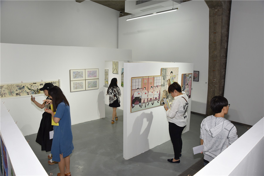 Beijing's Tabula Rasa gallery hails creativity of amateur artists
