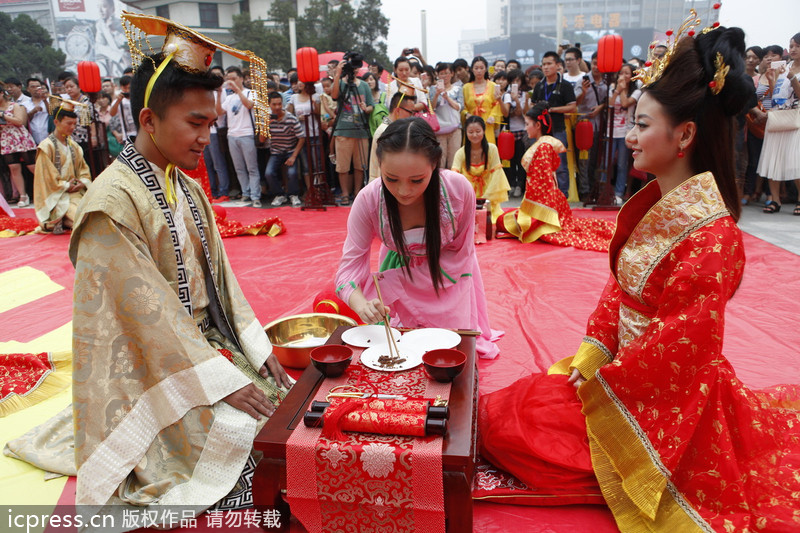 Traditional Hanfu wedding ceremony |&lt;!-- ab 17042700 --&gt;Heritage&lt;!-- ae  17042700 --&gt; |chinadaily.com.cn