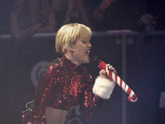 Pop singer Miley Cyrus named MTV's best artist of 2013