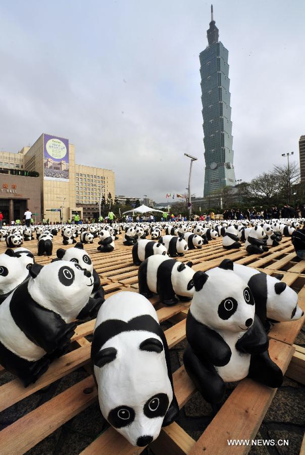 Open-air exhibition of 'pandas' kicks off in Taipei