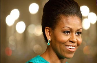 US students coach Michelle Obama on Chinese characters
