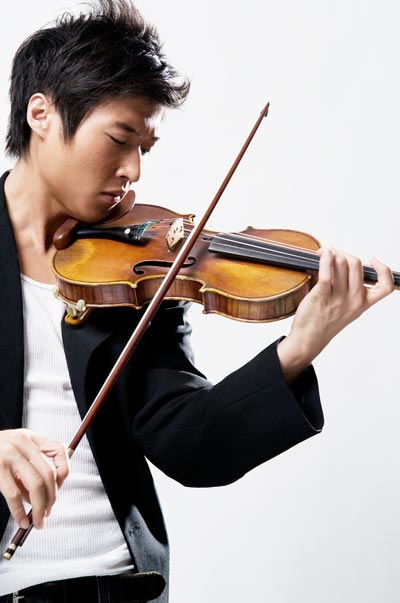 Musician pushes violin boundaries