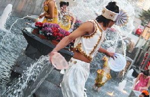 Water-splashing Festival held in SW China