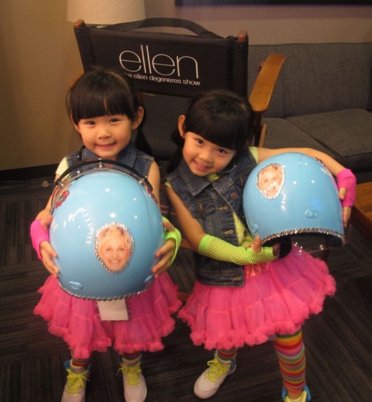 Adorable twin sisters debut on Ellen Show