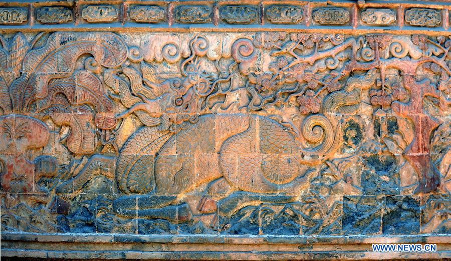 Architectural sculptures preserved in Henan