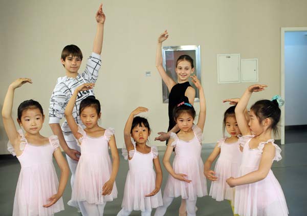 Children's ballet keeps youth on their toes