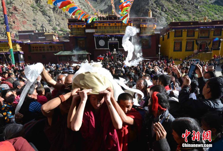 Exhibition of the Buddha held in Tibet