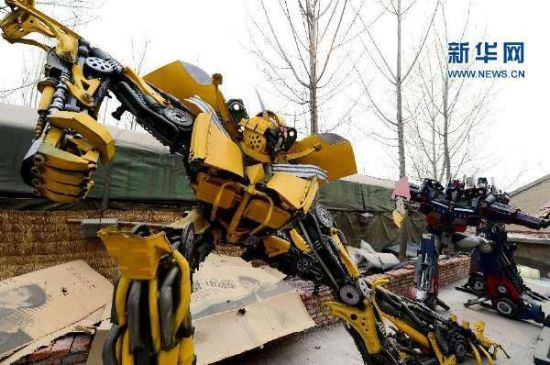 Chinese farmer makes Transformer robot