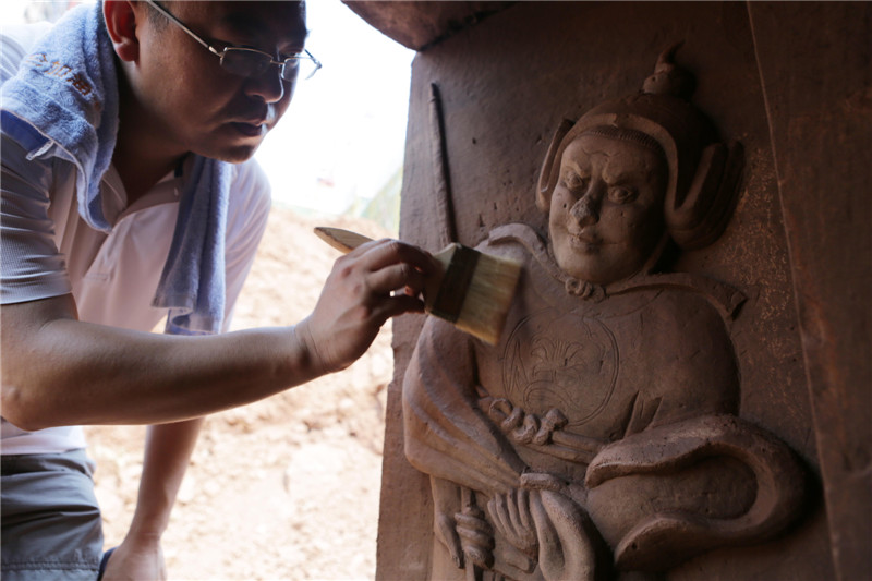 Ancient rock carvings discovered