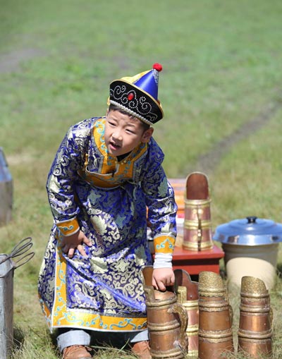 'Dad Where're We Going?' on Hulunbuir grassland