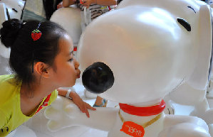 Snoopy celebrates 65th anniversary in Shanghai