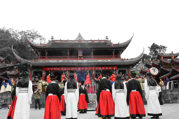 Dujiangyan holds traditional ceremony in honor of Confucius