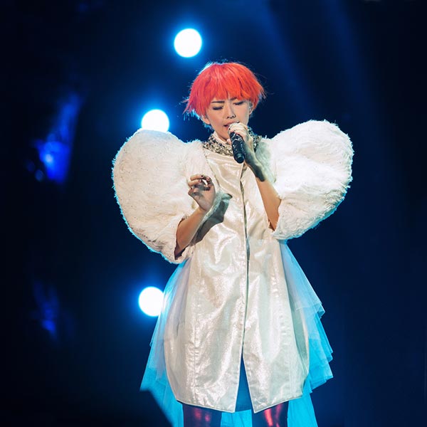 Stefanie Sun holds last concert of 2014 Asian tour