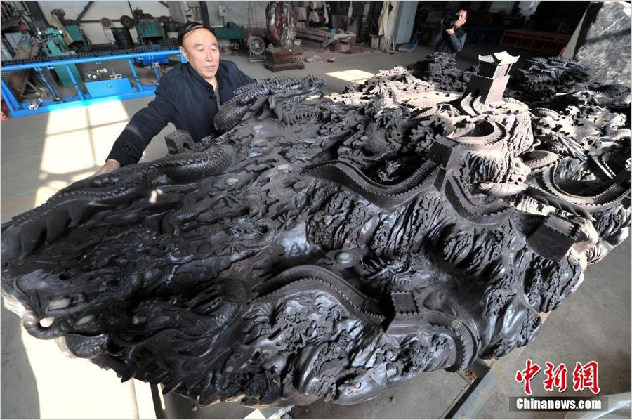 Giant ink slab applies for Guinness World Record