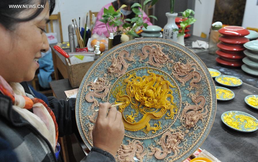 Lacquer thread sculpting listed as one of China's national intangible heritages