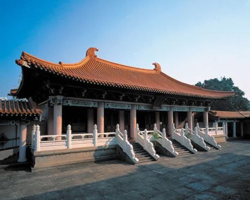 Confucius hometown offers free tours for Analects-chanting foreigners