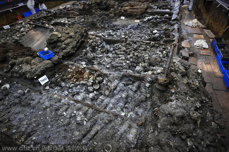 Large number of relics found in ancient ship Nanhai No 1