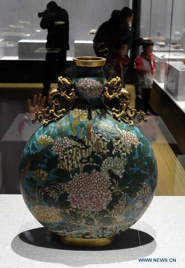 More than 100 relics from Yuanmingyuan displayed