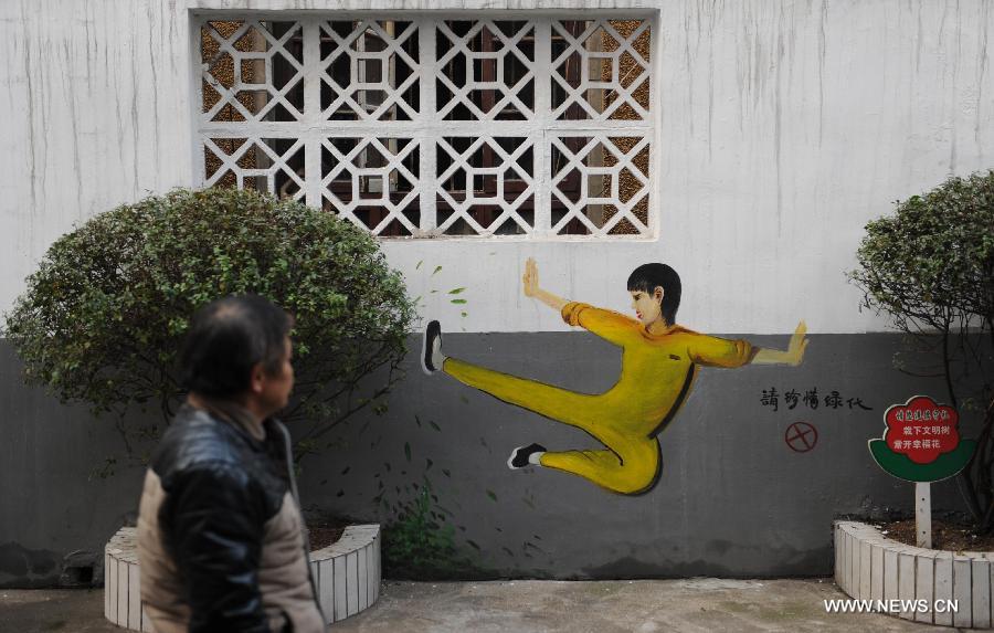 Interesting cartoon murals in Changsha