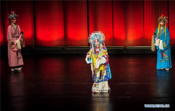 Beijing opera 'The Drunken Beauty' performed in LA