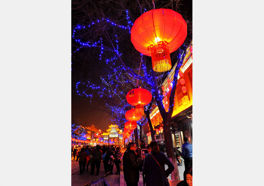 Colorful lanterns burnish Spring Festival celebration in E China