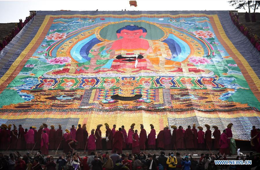 Buddha thangka display in NW China's Gansu