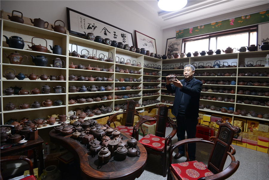 65-year-old man has over 10,000 teapots