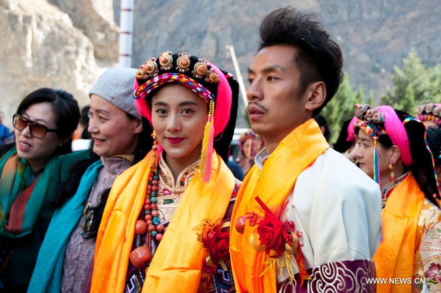 80's Tibetans' traditional wedding ceremony becomes a hit